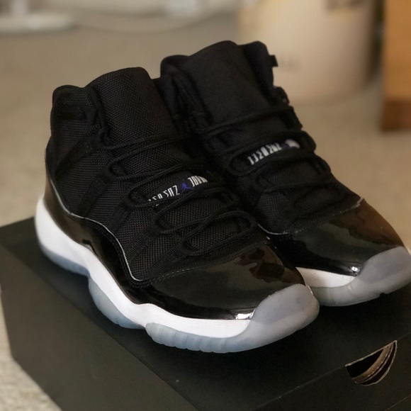 Jordan 11 SPACEJAMS SIZE 6Y/WOMENS 7.5-8 - Picture 3 of 7